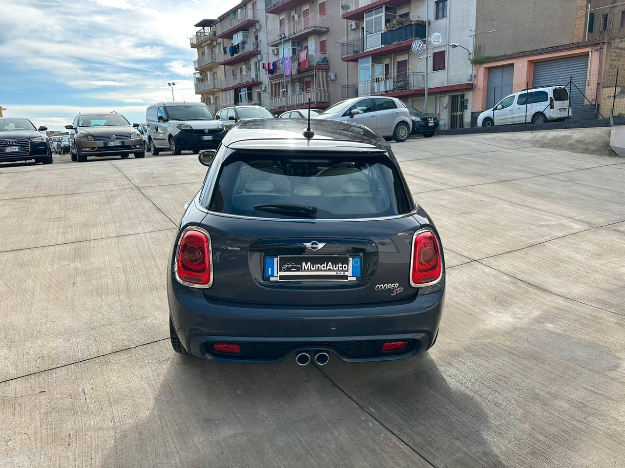 Mini 2.0 Cooper SD aut. Hype 5 porte