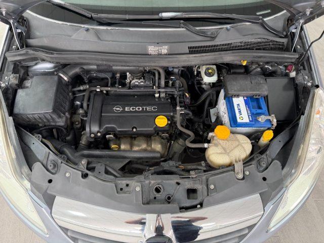 OPEL Corsa 1.2 5 porte Cosmo