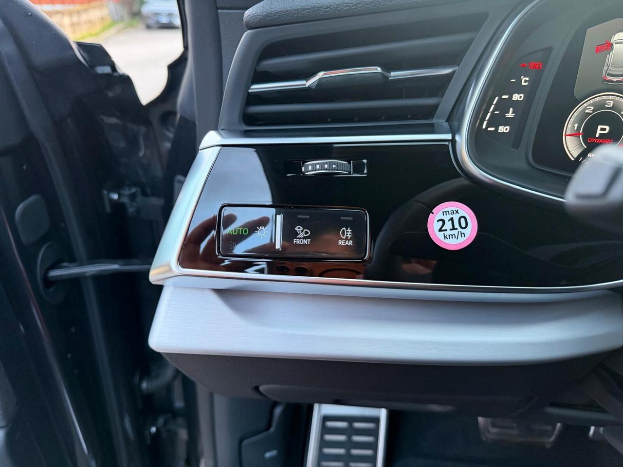 Audi Q8/50 TDI/286 CV/QUATTRO/SLINE/C-AUT/NAVI/PDC/TEL-POST/CERCHI21/V.PRIV/CLIMA 4 ZONE/SOFT CLOSE!!