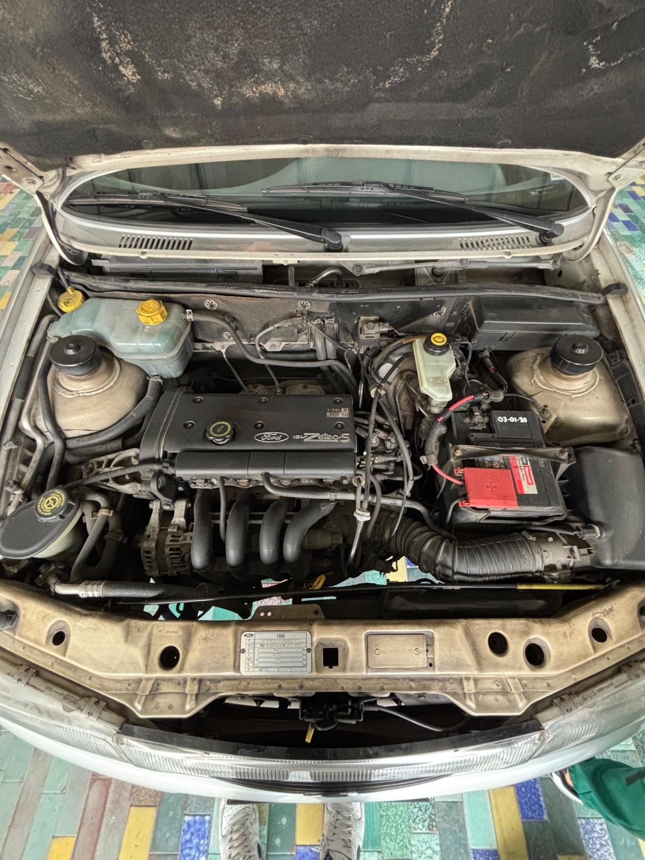 Ford Fiesta 1.2i 16V cat 5 porte Ghia
