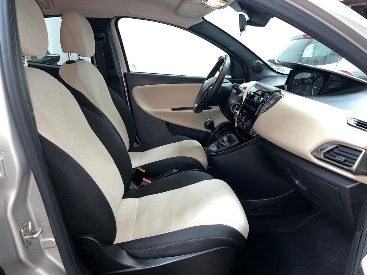 Lancia Ypsilon 1.2 - 2014