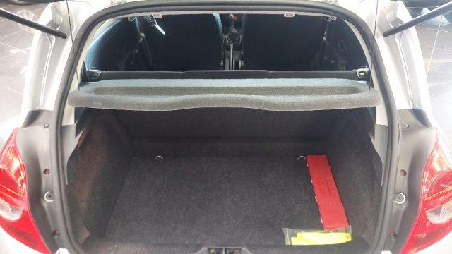 RENAULT Clio 1.2 16V 5 porte 4U Pack