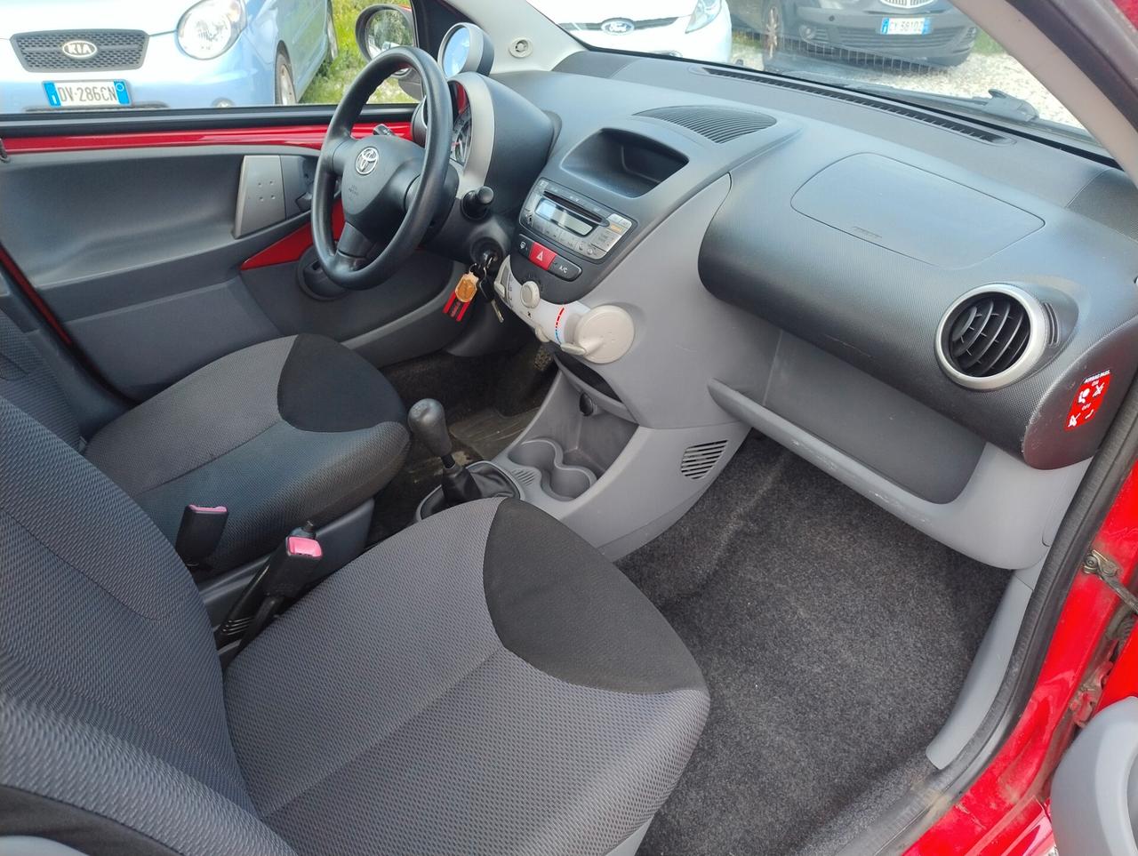 Toyota Aygo 1.0 12V VVT-i 5 porte Sol