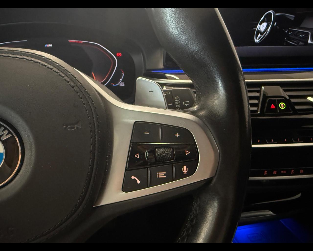 BMW Serie 5(G30/31/F90) - 520d 48V Touring Msport