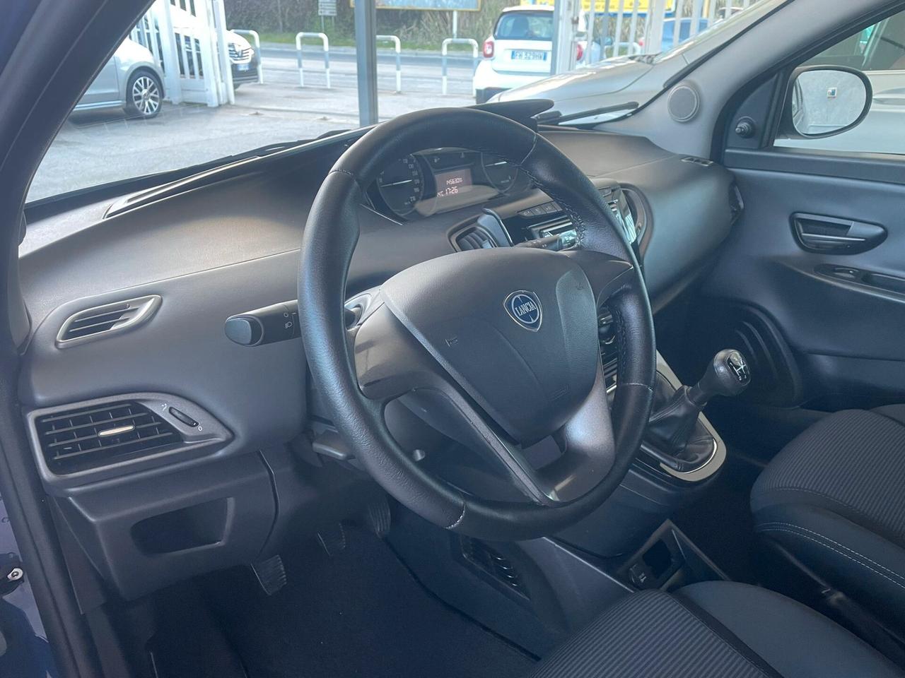 Lancia Ypsilon 1.3 MJT 16V 95 CV 5 porte