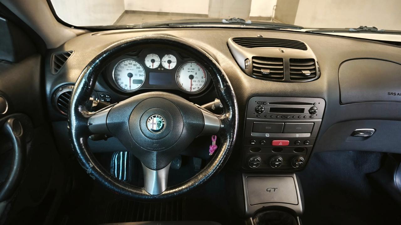 Alfa Romeo GT 1.9 JTDM 16V Distinctive