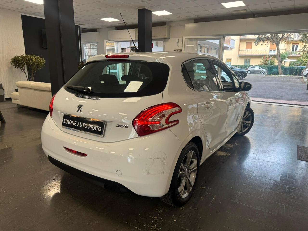 Peugeot 208 1.4 HDi 68 CV 5 porte Allure