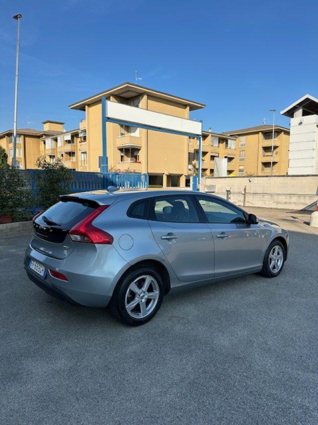VOLVO V40 D2 Kinetic