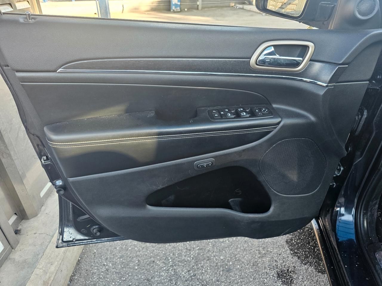 Jeep Grand Cherokee OVERLAND limited