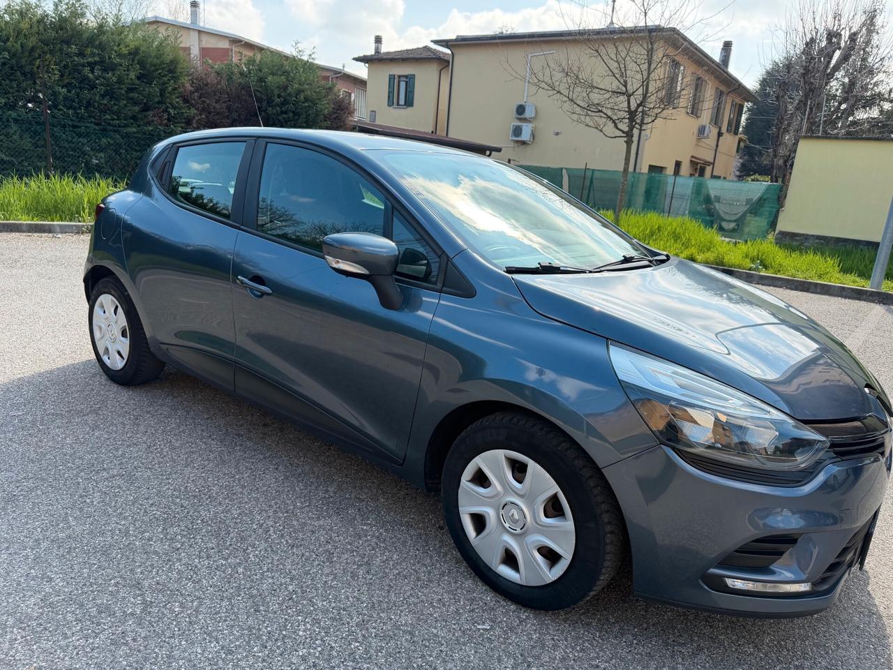 Renault Clio 1.5 dci - NEOPATENTATI - 12 MESI DI GARANZIA -