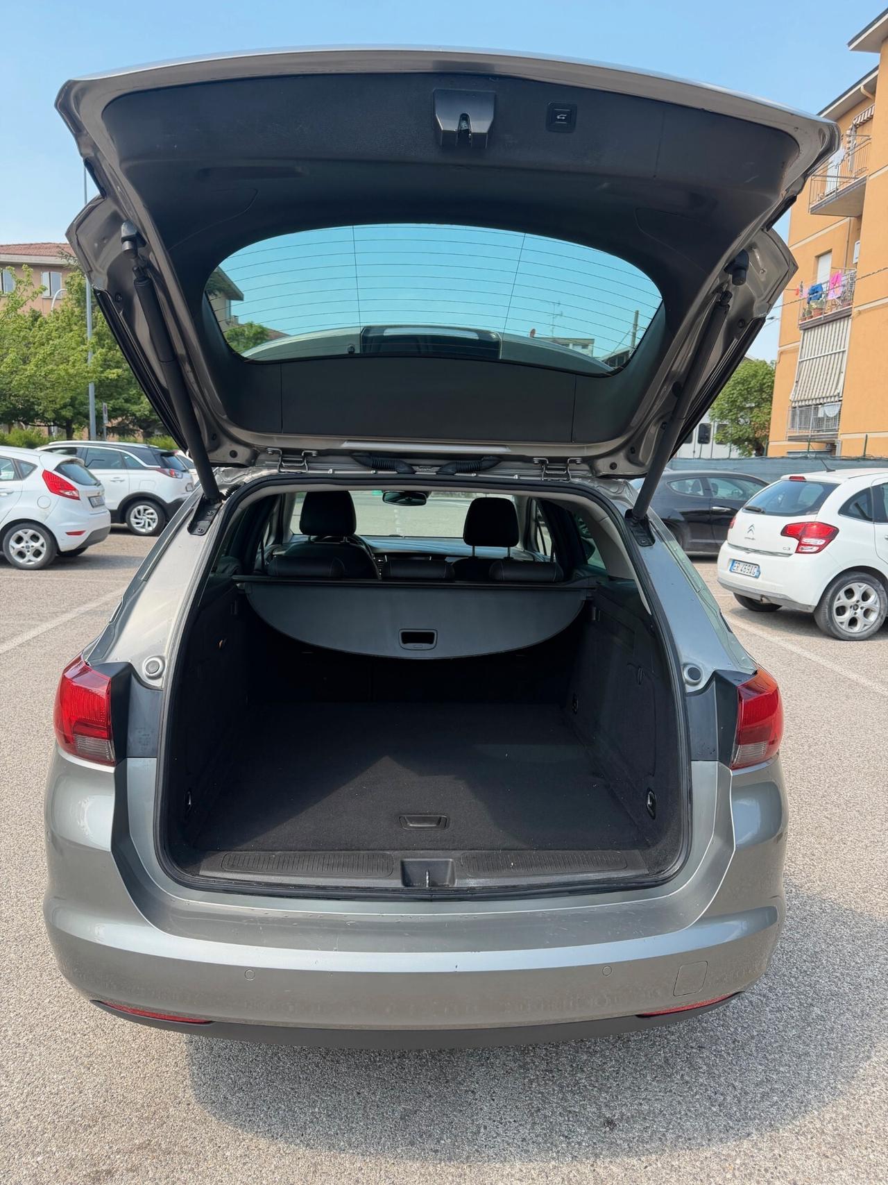 Opel Astra Sports Tourer 1.6 cdti 1.5 dci - NEOP. - NAV. - 12 MESI DI GARANZIA -