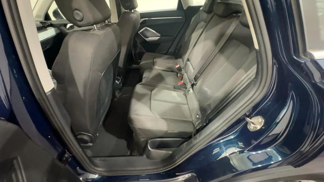 Audi Q3 35 TDI S tronic Business