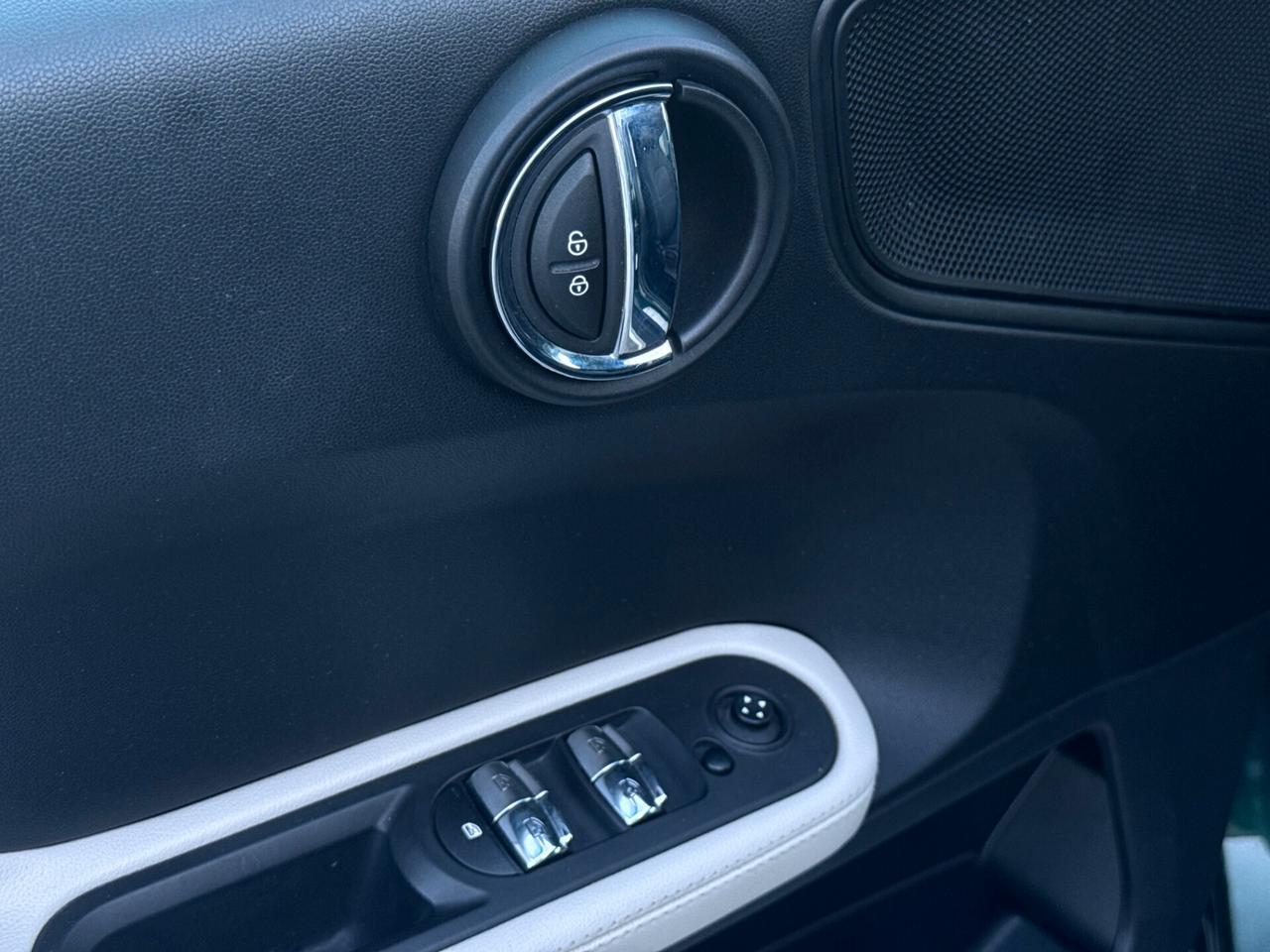 Mini Cooper D Countryman 2.0 Business Automatica NAVI*SENSORI*TAGLIANDATA