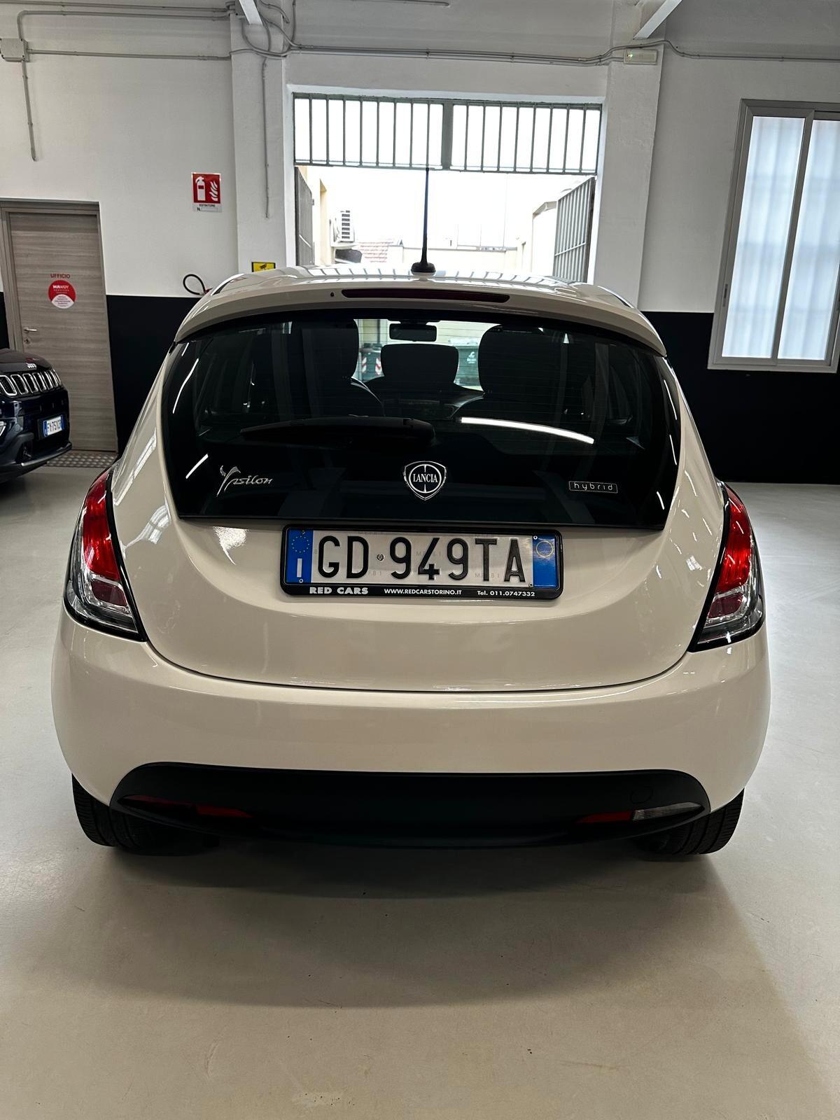 Lancia Ypsilon 1.0 FireFly 5 porte S&S Hybrid Ecochic Gold