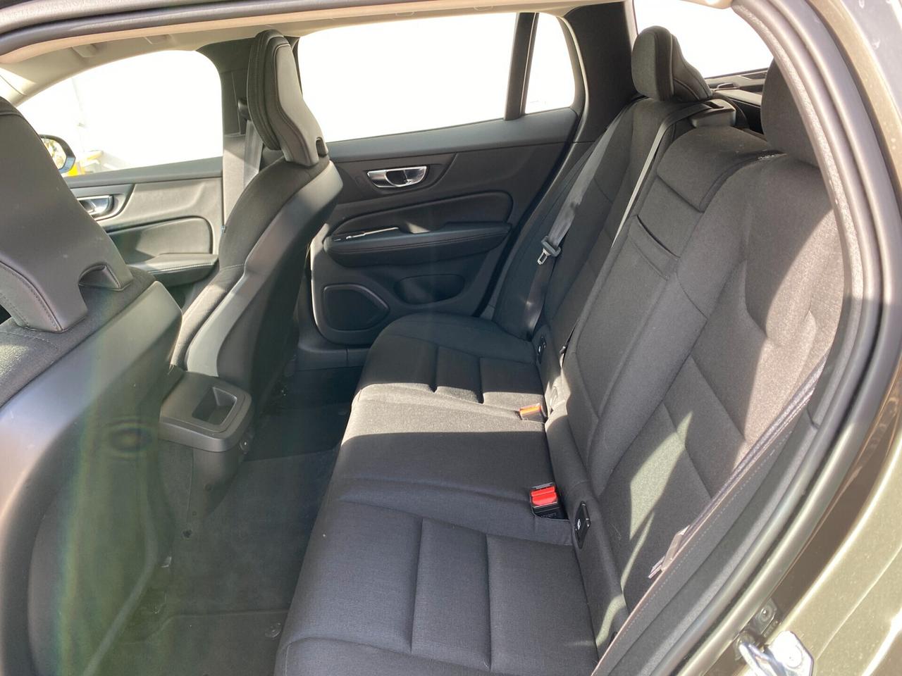 Volvo V60 B3 Geartronic Momentum Business - ibrida