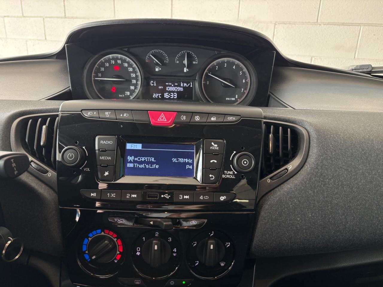 Lancia Ypsilon Hybrid (con soli 108000km)