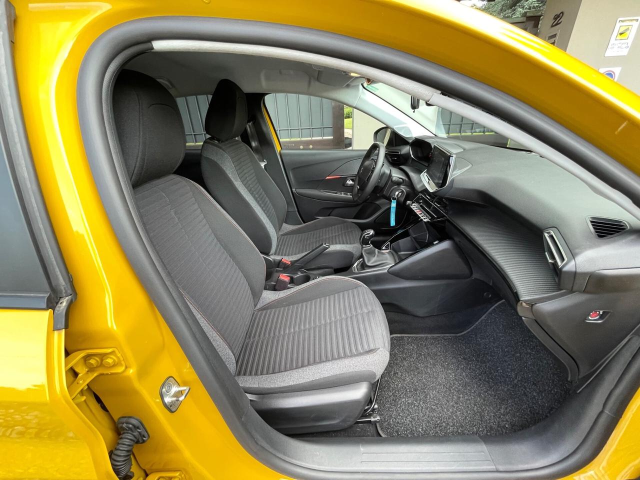 Peugeot 208 PureTech 1.2 Active *SOLO 27000 KM*