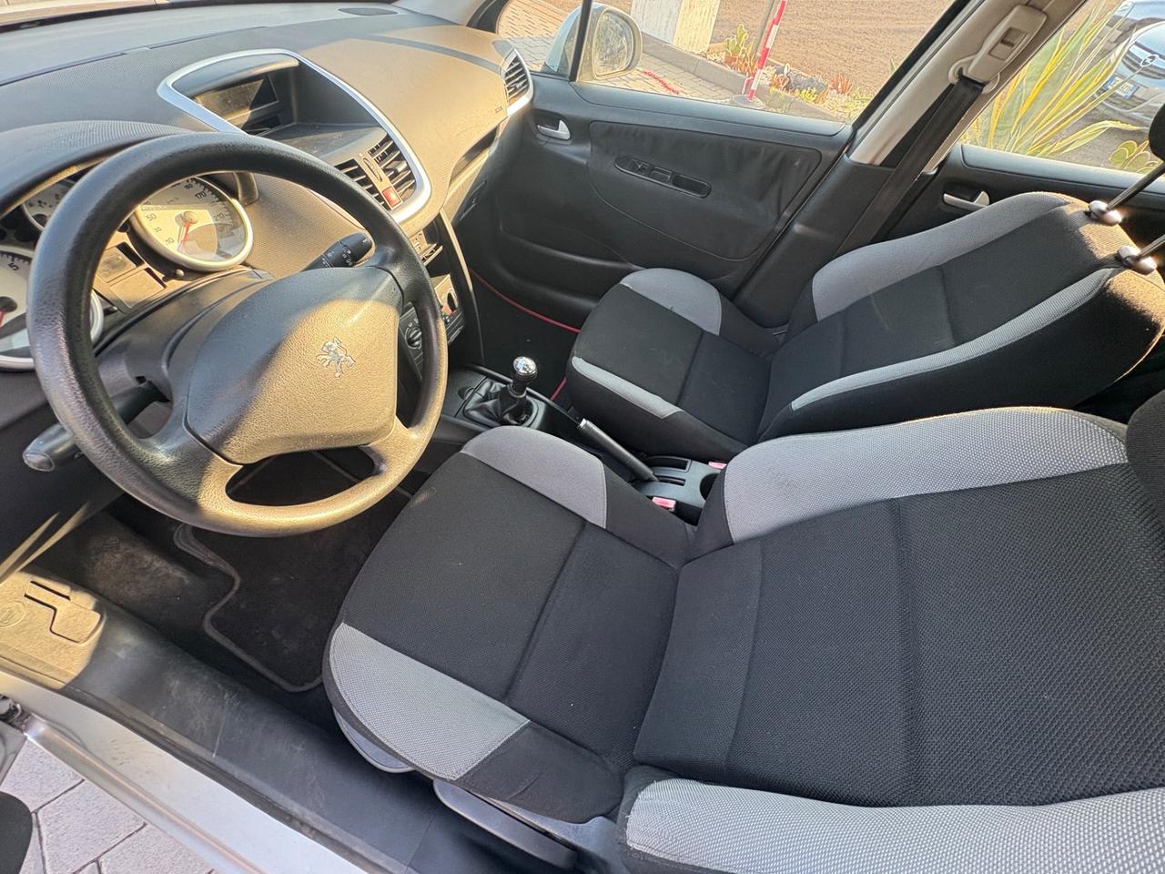 Peugeot 207 1.4 8V 75CV 5p. X Line