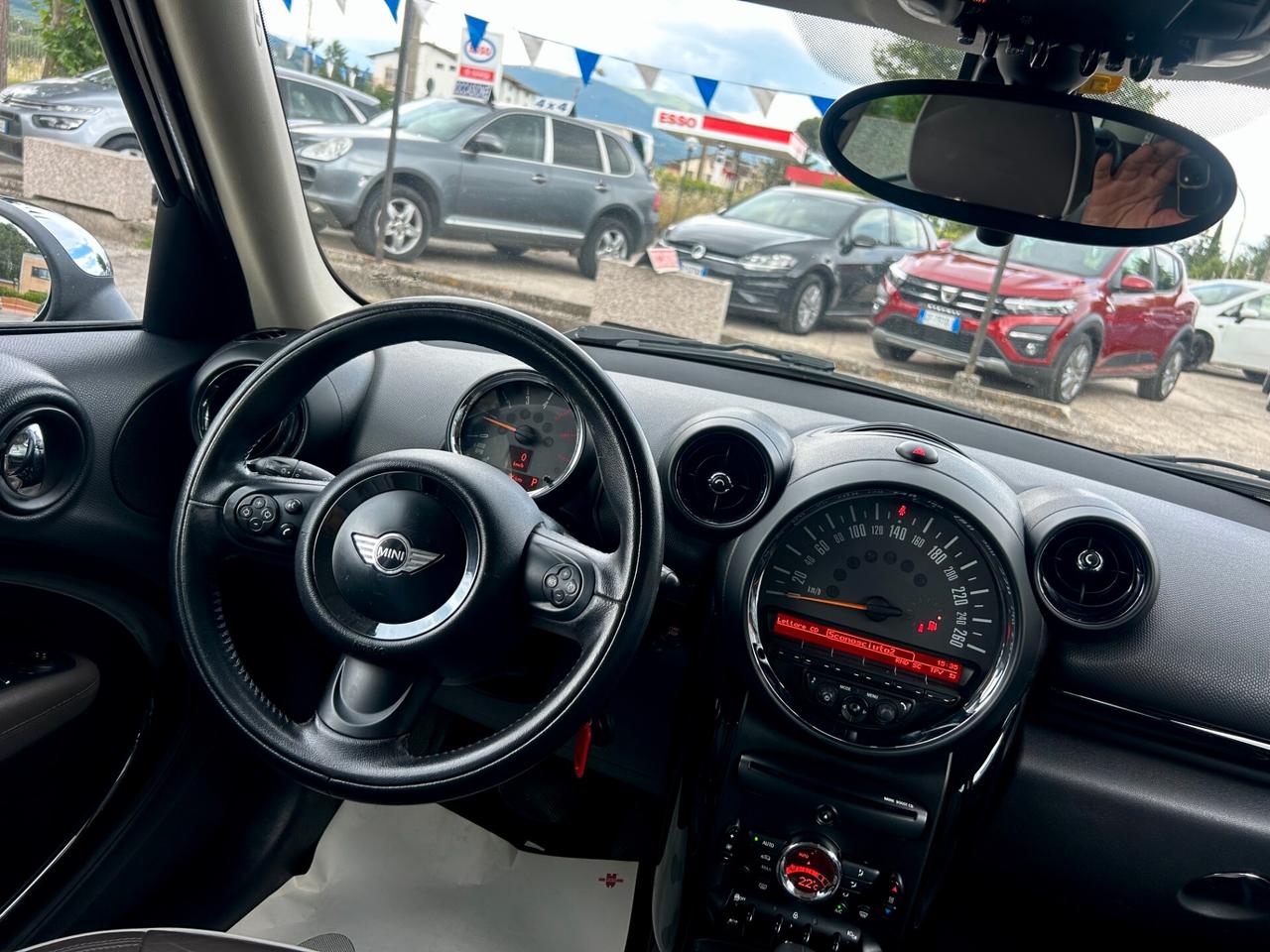 " UNA CHICCA " Mini 2.0 Cooper D Countryman Automat.