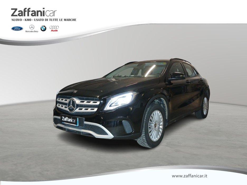 Mercedes-Benz GLA (X156) - GLA 200 d Automatic Business