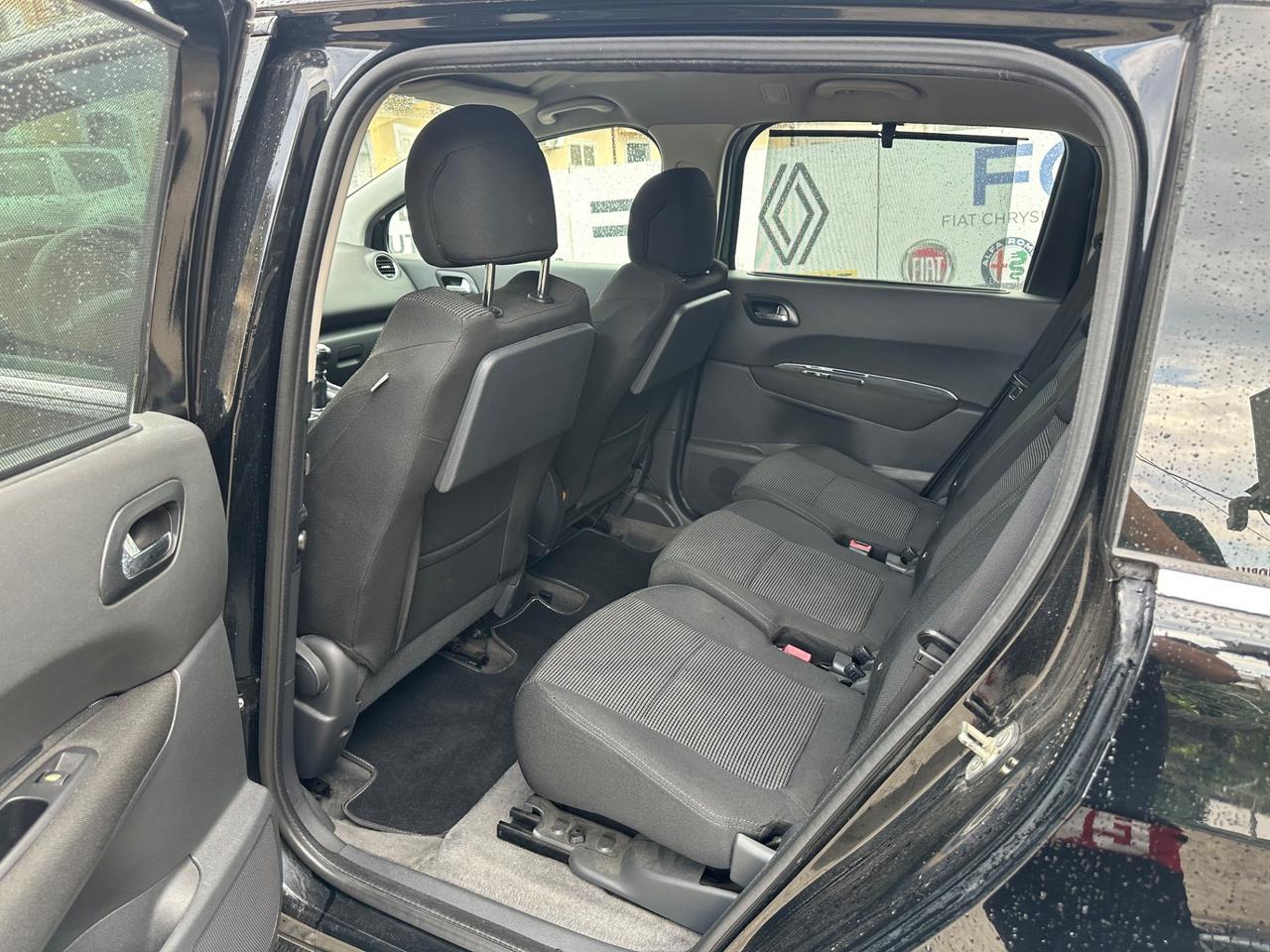 Peugeot 5008 1.6 HDi 112CV Business