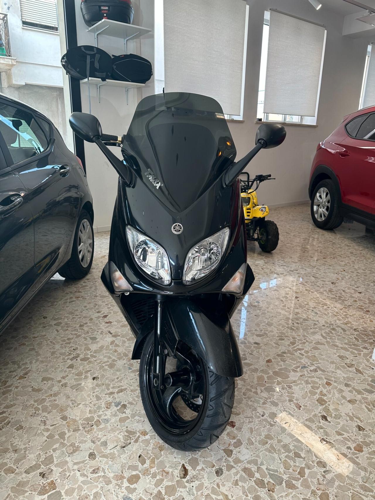Yamaha TMAX 530