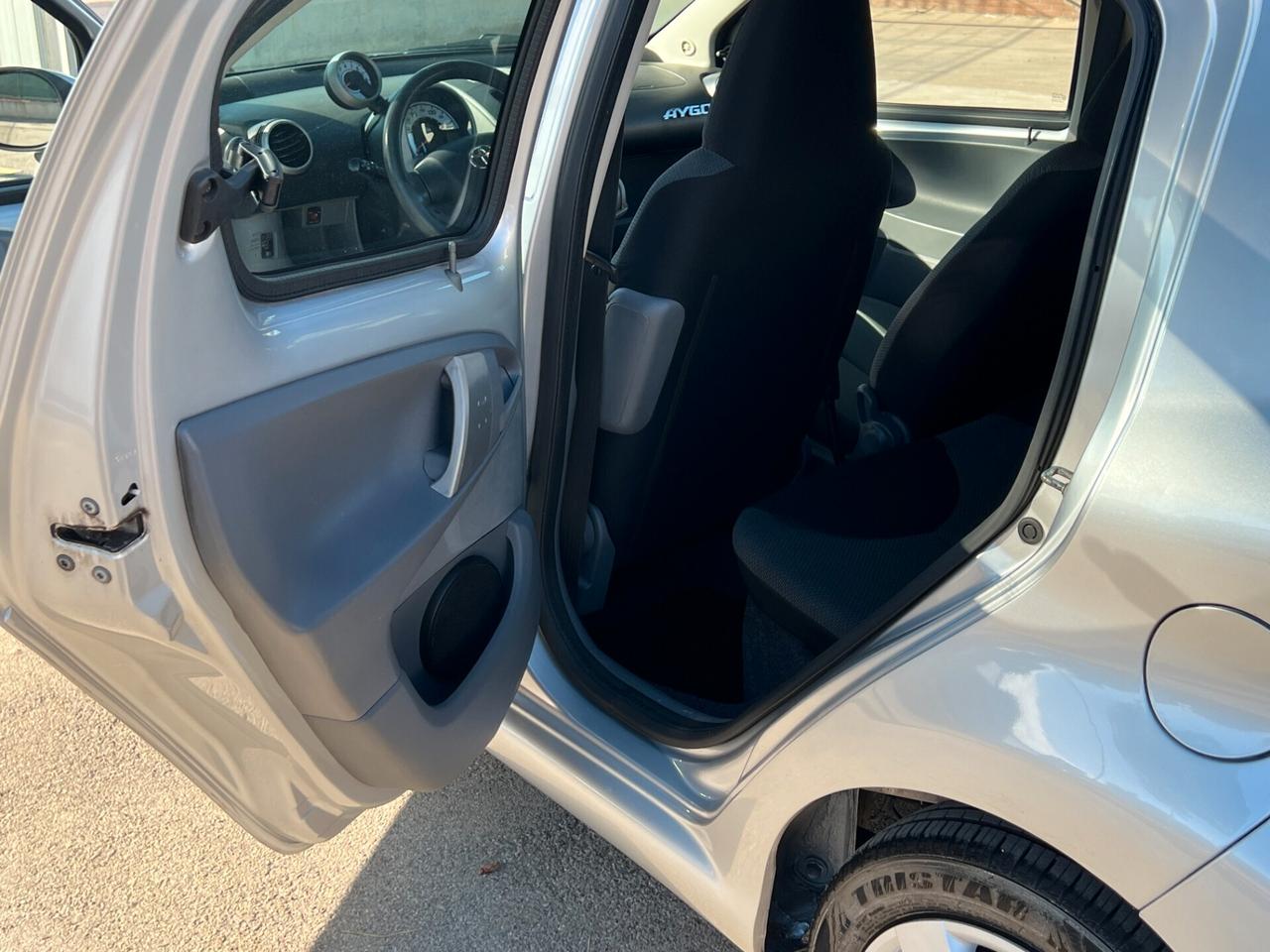 Toyota Aygo 1.0 CONNECT 1 PROPRIETARIO