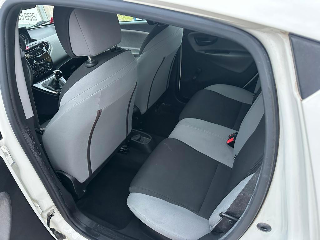 Lancia Ypsilon 5 Porte Ypsilon 0.9 t.air Gold ecochic metano 80cv