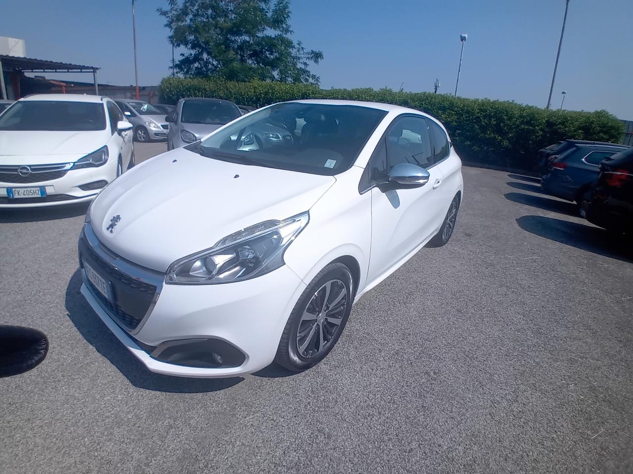 Peugeot 208 1.2 82cv Allure finanzio
