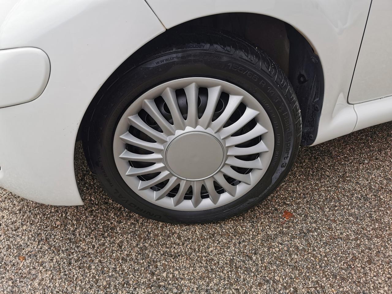 Toyota Aygo 1.0 12V VVT-i 3 porte Now Connect