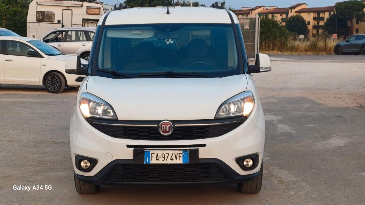 Fiat Doblo Natural Power Lounge 7 posti