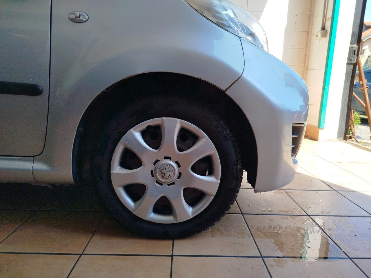 Peugeot 107 1.0 12v Allure (sweet years) 5p 2tronic FL