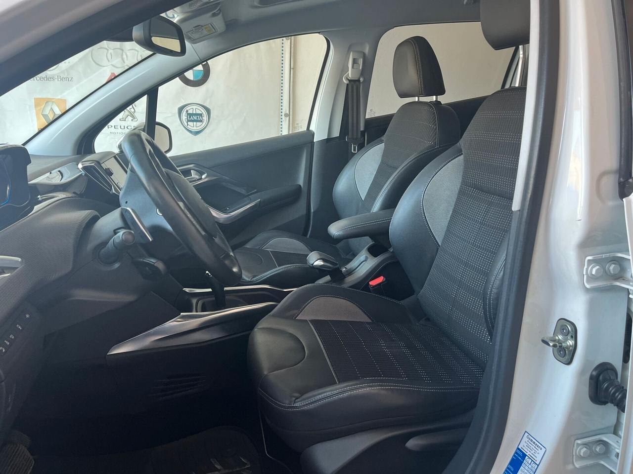 Peugeot 2008 1.6 92 CV ETG6 Allure TETTO