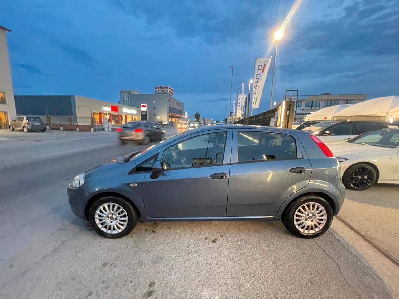 Fiat Punto 1.3 MJT II S&S 95 CV 5 porte Street