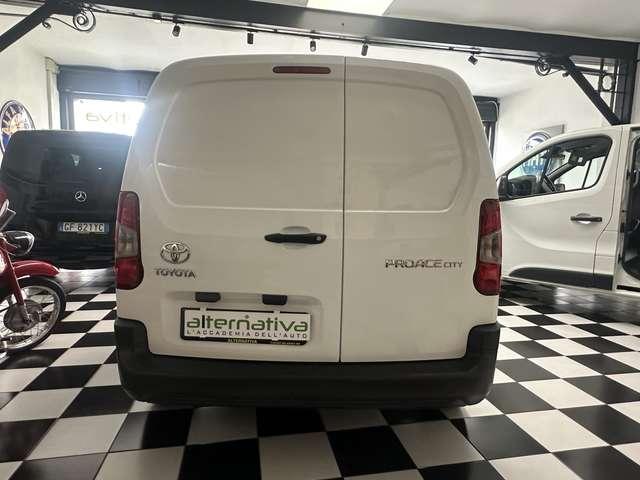 Toyota Proace City