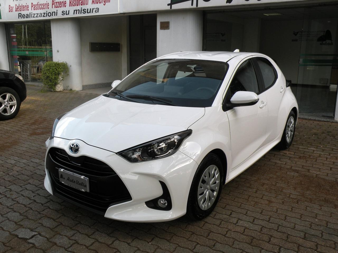 TOYOTA YARIS HYBRID - NOLEGGIO