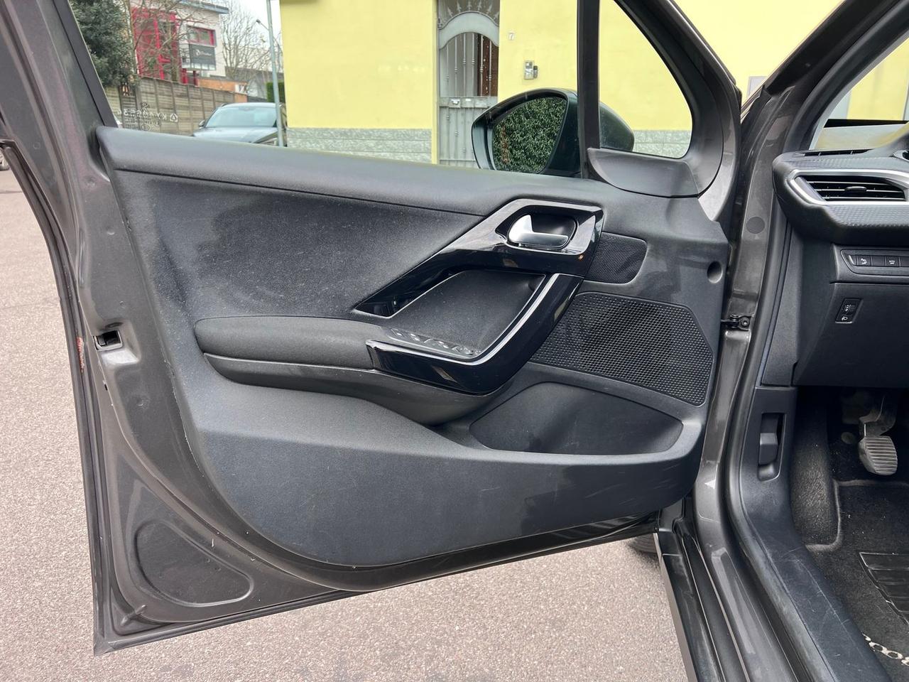 Peugeot 2008 1.2 PureTech 82 #9549