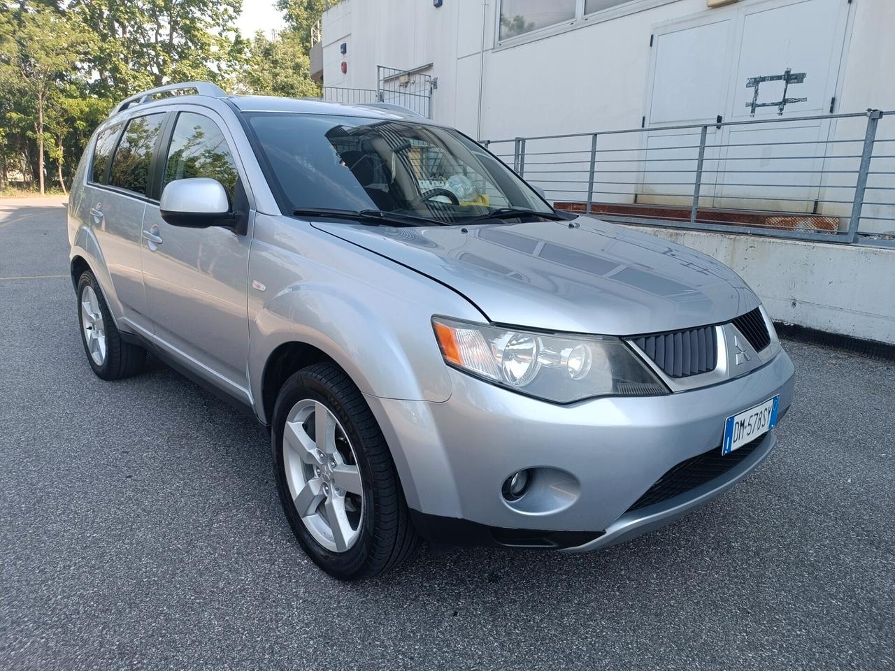 Mitsubishi Outlander 2.0 diesel 7 posti