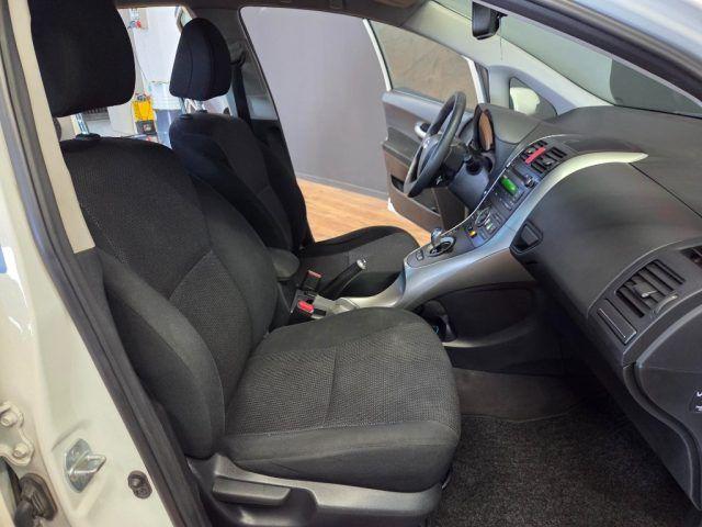 TOYOTA Auris 1.8 HSD 5 porte Executive HYBRID