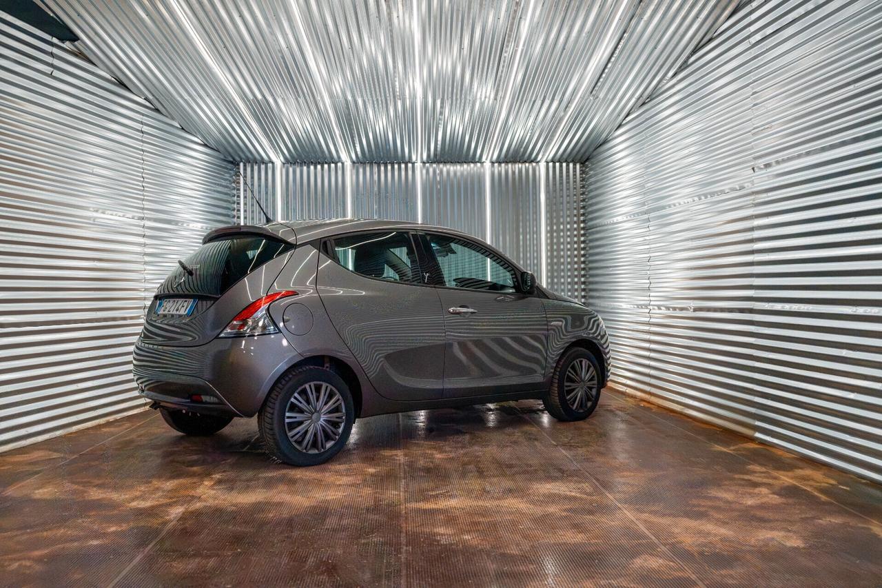 Lancia Ypsilon 1.3 MJT 95 CV Platinum PERMUTA