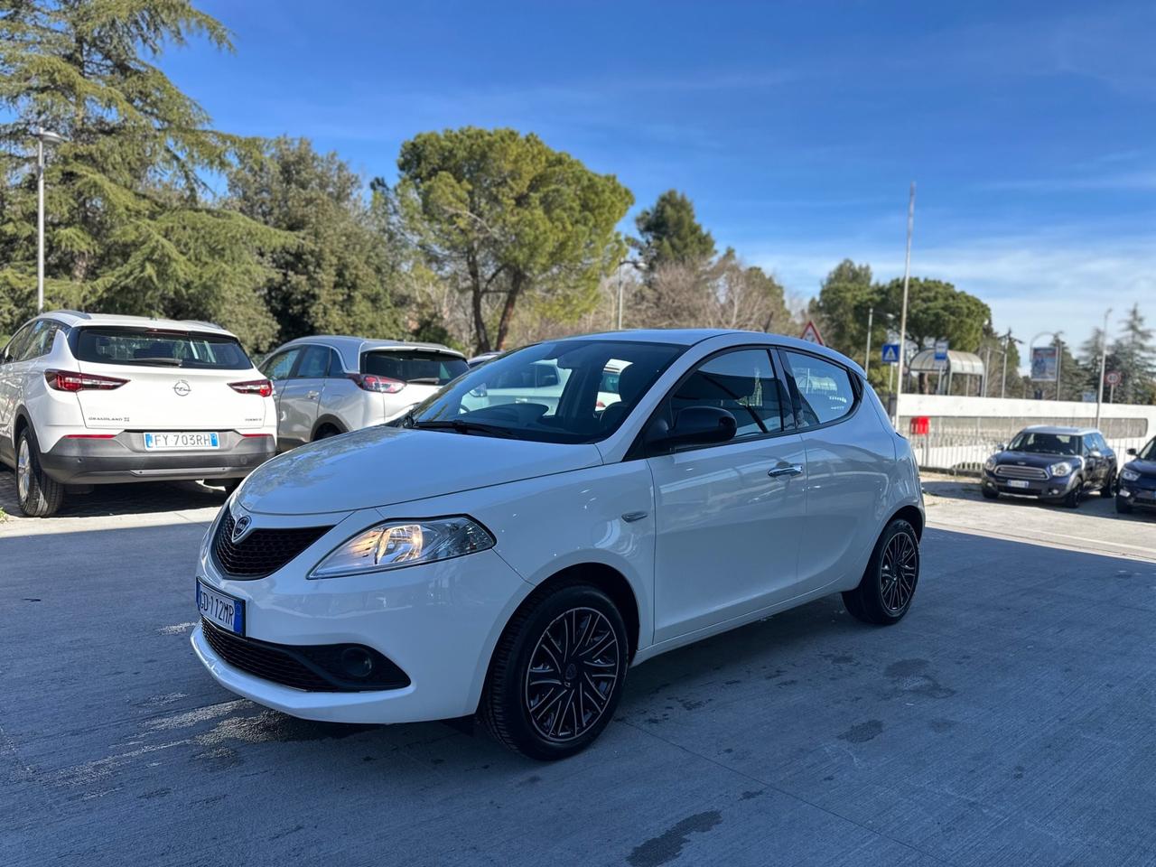 Lancia Ypsilon 1.0 FireFly 5 porte S&S Hybrid Ecochic Gold