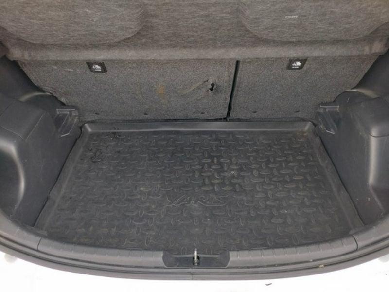 Toyota Yaris Hybrid Business