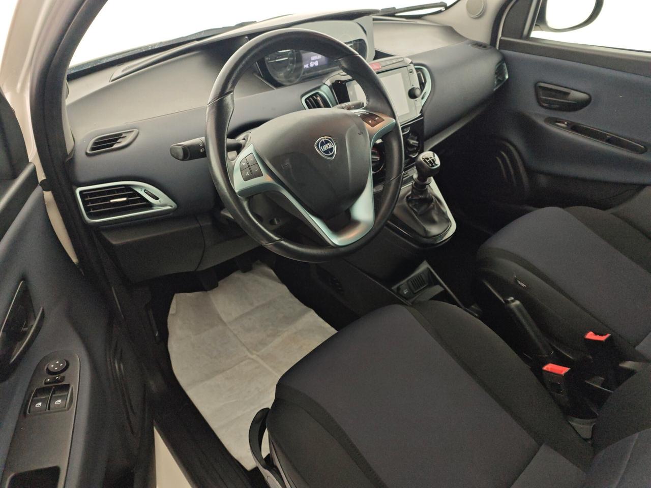 Lancia Ypsilon 1.0 FireFly 5 porte S&S Hybrid Gold Plus