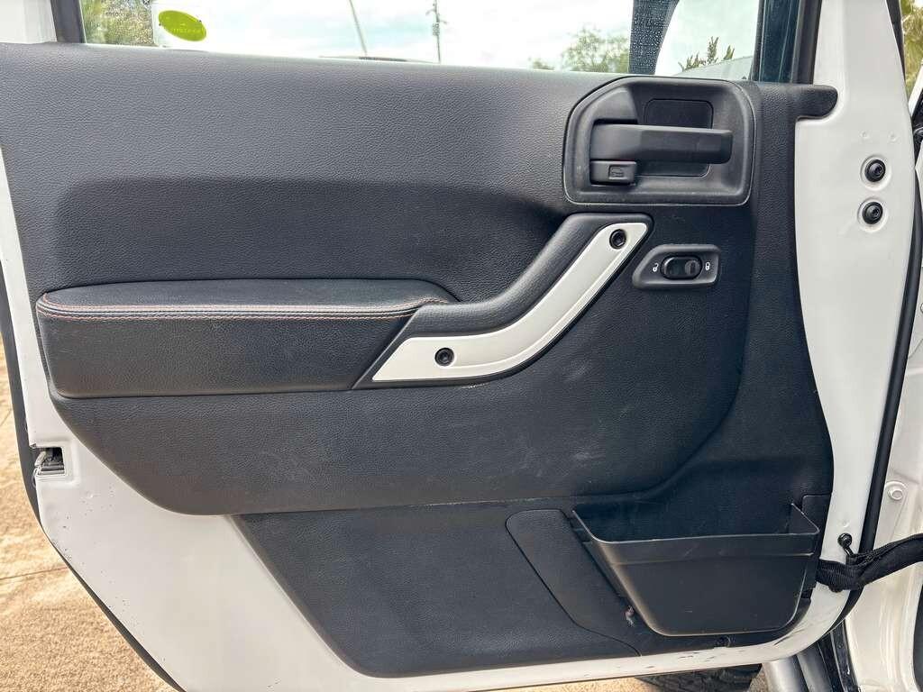 Jeep Wrangler Unlimited 2.8 CRD DPF Sahara Auto 2012 / KM 123.000 Tua a solo 320 Euro al mese