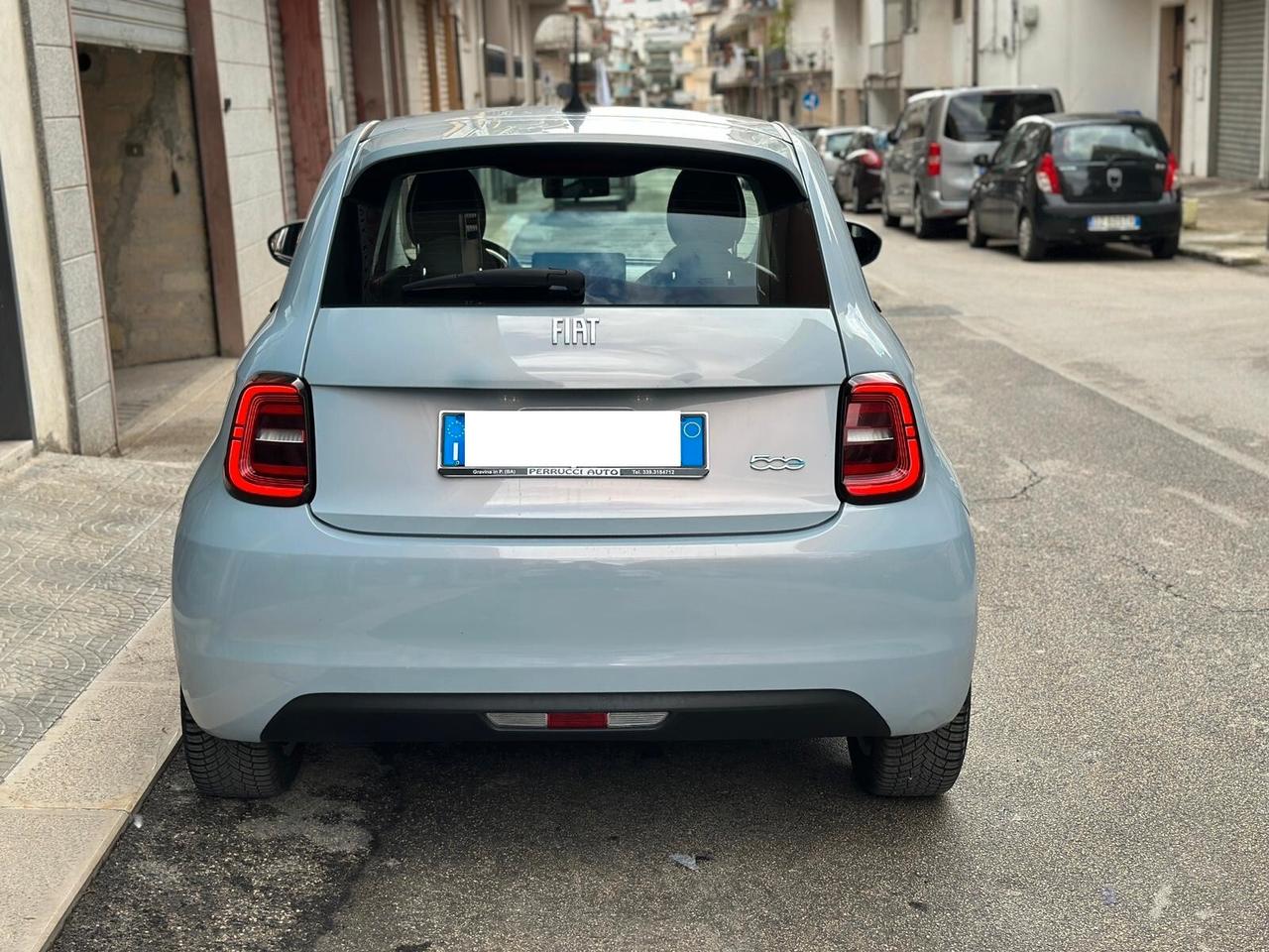 Fiat 500e Berlina 43 kWh La Prima