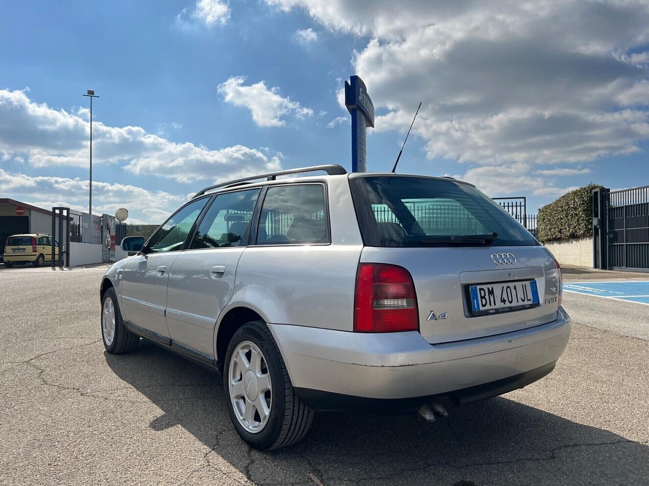 Audi A4 1.9 TDI 110cv Avant Advance - 2000