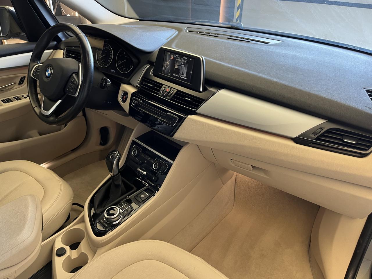 BMW 218d Active Tourer Luxury