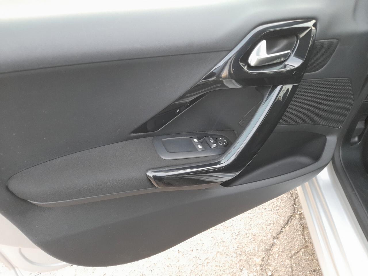 Peugeot 208 -1.6 BlueHDi 75 5 porte Allure