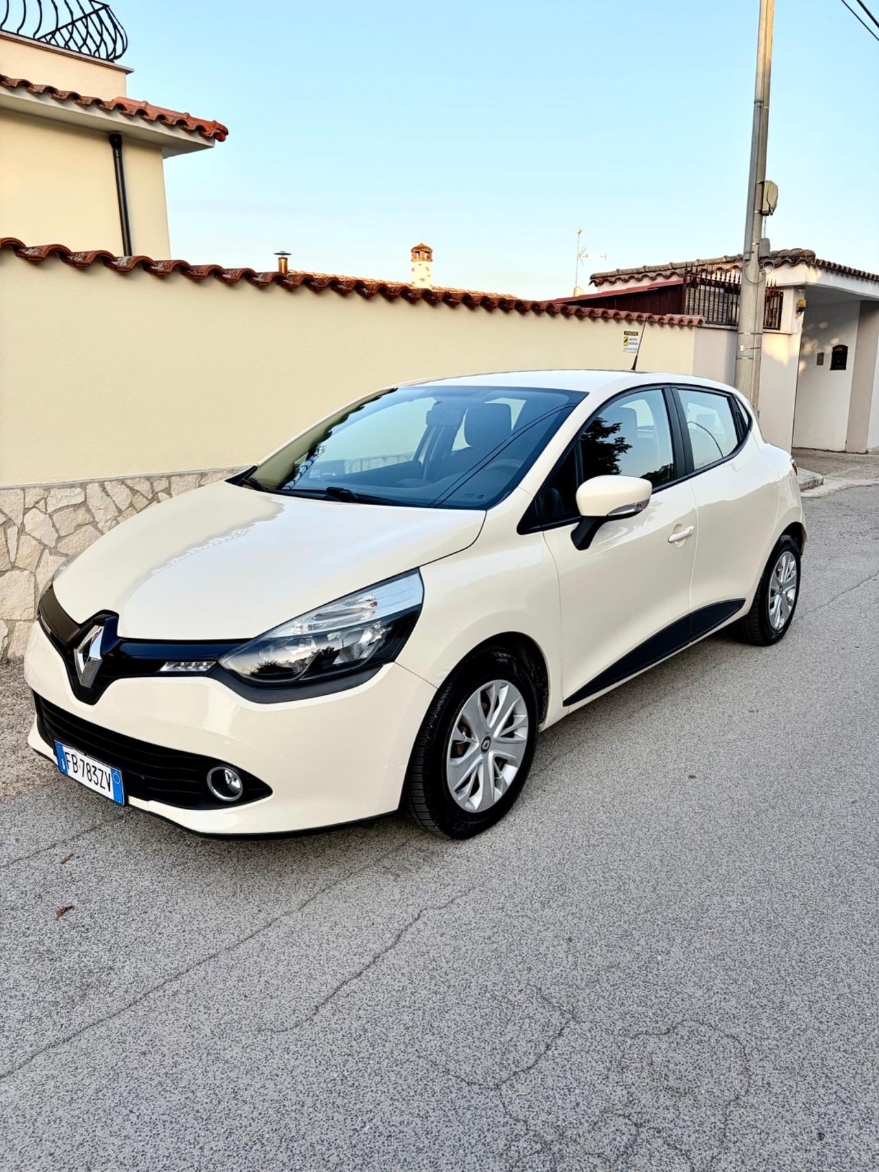 Renault Clio 1.2 75CV 5 porte