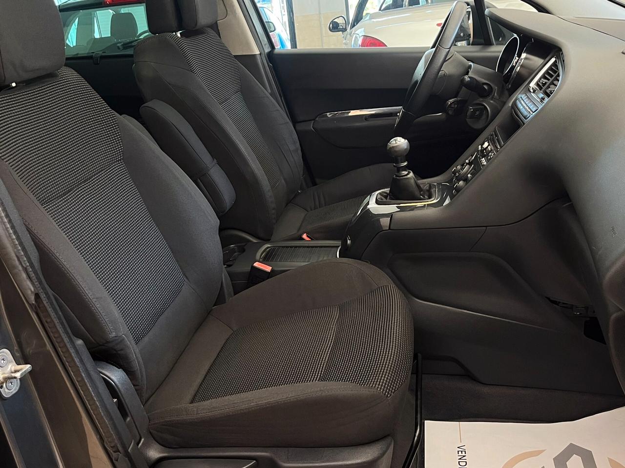 Peugeot 5008 1.6 HDi 112CV 7 posti